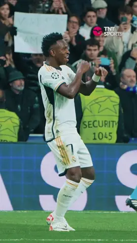 #vinijr #vinicius #camavinga #realmadrid #halamadrid #bernabeu #goal #gol #dancinha #bailavini #bailavinicius #celebration #dancing #brasil #hastaelfinalvamosreal 