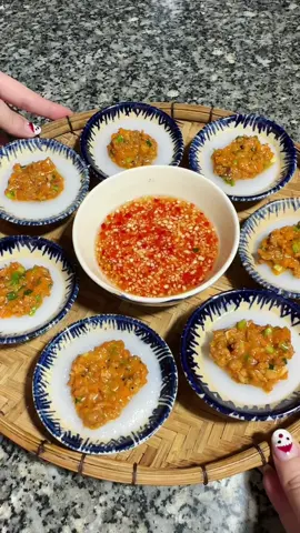 Aiiii bánh bèooo hôngggggg???? #cơmquêtuổithơ #mónănquê #cơm #xuhuongtiktok #banhbeo #banhbeochentomthit 