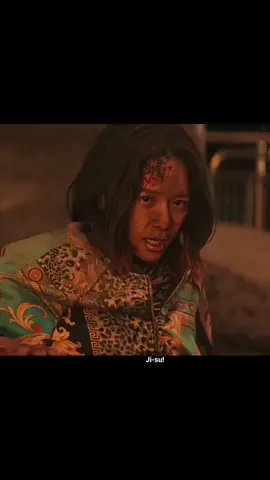 Yeah all the rocks, cement, and blocks fell on her. I stop watching after she died lol #jisu #sweethome #sweethome2 #kdrama #netflix #fyp #foryou #foryoupage #xyzbca #fyppppppppppppppppppppppp 