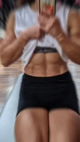無駄に割れてる腹筋(笑) #腹筋#腹筋女子#gym 