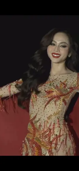 Lương Mỹ Kỳ trong phần thi Evening Gown tại Miss Fabulous International 2023  #luongmyky #missfabulousinternational 