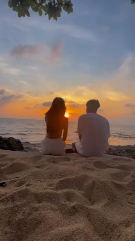 couple or bsfs watching a sunset!! #actives? #blowthisup #rpmodels #foryoupage #goviral #fyp #viralvideos #rpaccount #makemetiktokfamous 
