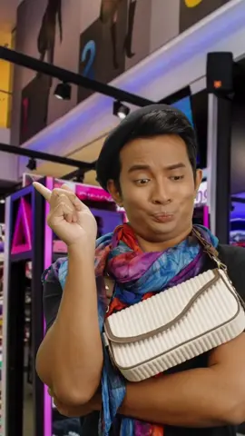 Cik Monah teaches Jessie Pierre on how to go all out and make the most of the 12.12 Lazada Year End Sale! #LazadaMY1212 #LazadaAllOutSale #foryou  