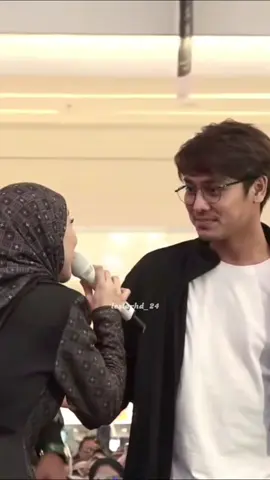 girang banget bun liat suami nyanyi😅 yang bajunya mau sama kaya lesti cusss ke IG NOBBY  #muhammadleslaralfatihbillar #lestykejora #rizkybillar #leslar 