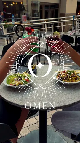 Lunch O Clock At Omen Rosebank😏😍 #SAMA28 #tiktoksouthafrica🇿🇦 #onlyatthezone #Foodie #lunchtime #cockatils 