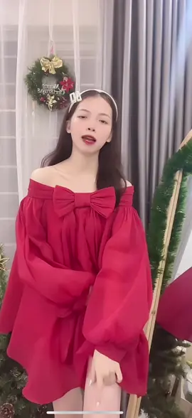 Váy tơ trễ vai tay bồng phối nơ trước ngực phom dáng tiêu thư bánh bèo cho các nàng #vãyinhditiec #vaytieuthu #banhbeo #moingaymotoutfit #smastersound 