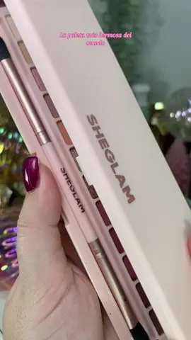Antes nunca había probado las PALETAS de SOMBRAS de @SHEGLAM y ahora nu puedo parar de comprarlas💥🤭🤣y esta es super BONITA y facil de llevar siempre🩷Tono BERRY Id 1200031🩷 #asmr #sheglam #sheglamblush #sheglamhaul #shein #sheinbigsale #sheinhaul #asmrsounds #asmrvideo #aesthetic #unboxing #review #parati #makeuphack #eyeshadow #eyeshadowtutorial 