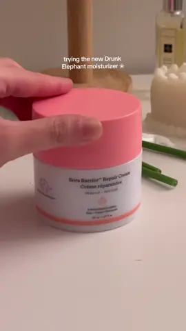 Bora Barrier Repair Cream is def going to become my new winter staple ❀ the texture is thick like butter ✨ #drunkelephantskincare #drunkelephantborabarrier #borabarrier #wintermoisturizer #winterskincare #imcoldskincare #imcoldmakeup #winterskincareroutine #drunkelephantmoisturizer 