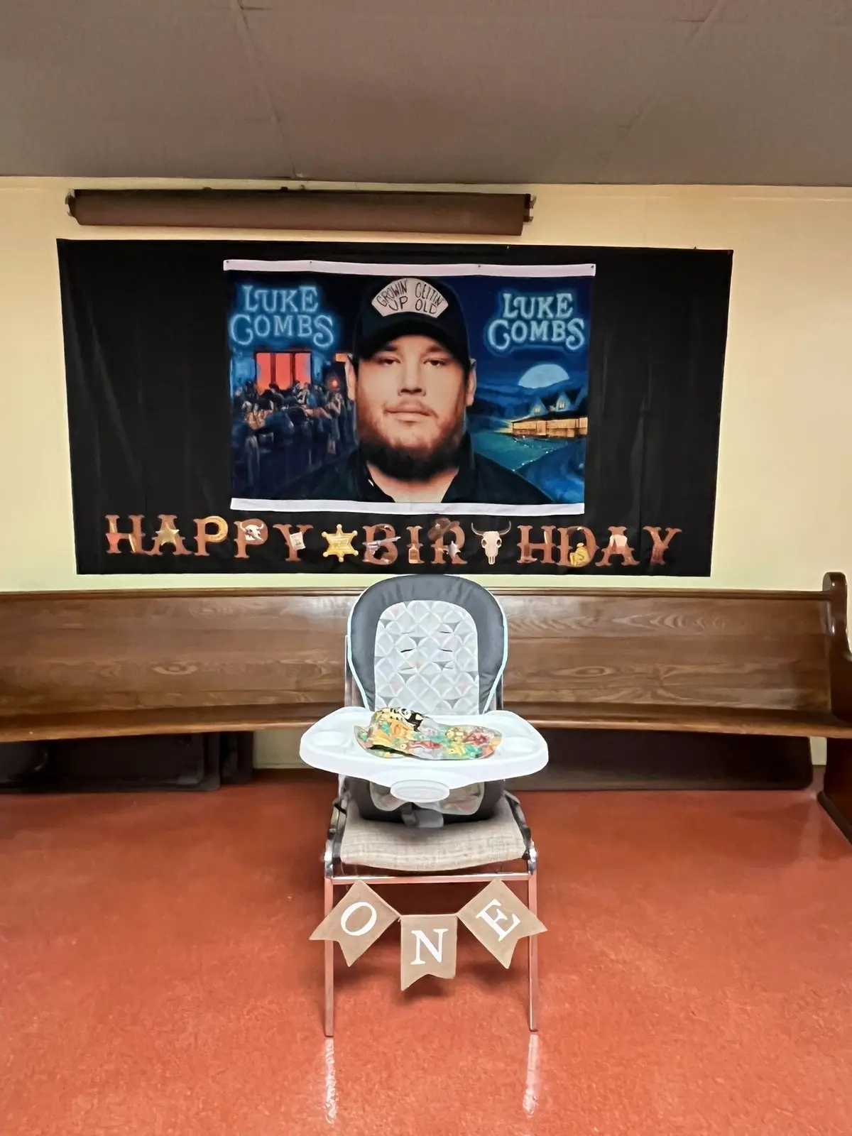 “Growin’ Up and Gettin’ Old”🎉  Tag @Luke Combs lets get his attention!!!!  Me& my family have such a love for Luke and his kind soul. This just had to be her first birthday theme! Since the day Blake was born, she falls asleep to his slower songs & dances away to the faster ones. Thanks for being an inspiration to us every day, Luke Combs! 