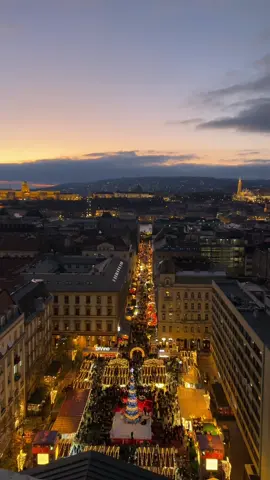 🎄✨ Magical Christmas Views from St. Stephen's Basilica Rooftop 🌇🏰 Experience Budapest like never before from the rooftop of St. Stephen's Basilica! As the city lights up for Christmas, the panoramic view from above is nothing short of breathtaking. 🌟🌃 🕒 Open daily from 9 AM to 7 PM, the rooftop offers a unique perspective of Budapest's festive charm. For just a small fee (HUF 3200 or about €8), you can witness the magic of the city during this special time of the year. 🌅 My top recommendation? Be there for sunset! Watch as the sky turns into a canvas of colors, casting a golden glow over the Christmas lights and decorations spread across the city. It’s a view you won’t forget! 👉 Follow for more Budapest travel, food, and lifestyle-related content! 🥰❤️ #budapest #hungary #budapestfood #budapestfoodie #budapestnow #hungarylove #budapestonly #wheninbudapest #budapestlife #budapesttouristboard #budapest_city #budapest_go #cityofbudapest #budapestgram #budapesthungary #budapest_hungary #budapesttravel #christmas #christmasmarket #christmastime #kovetkezomegallo #utazasitippek #utazas #karacsonyihangulat #karacsony #karacsonyivasar  Budapest travel | Budapest food | Budapest hotspots | Hungarian cuisine | Budapest locations | Hungary | Budapest hotels | Budapest restaurants | Hungary travel | Budapest Christmas markets | karácsonyi vásár budapest | karácsony