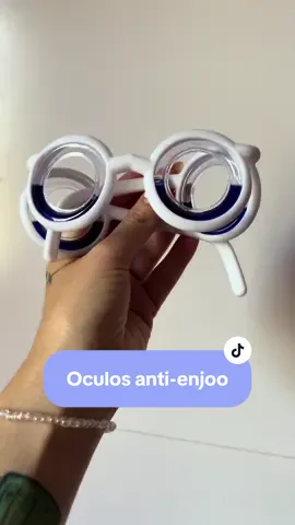 Eu nao acreditava que fosse funcionar, mas nao é que deu certo!! #cinetose #oculosenjoo #enjoonocarro 