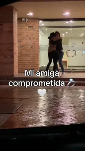 Así se ve sentirse feliz por las personas que amas ❤️🥰 💍 #compromiso #engaged #couple #friendshipgoals #friends #fypp #fyppppppppppppppppppppppp 
