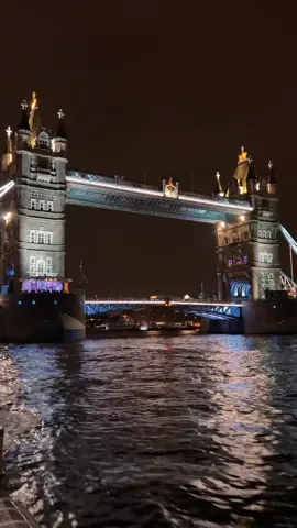 Dceided to take Uber boats from Greenwich back to Central London, and this is the view of Tower Bridge at night 😍 #london #towerbridge #londontown #londontok #england #tiktoktravel #londontravel 