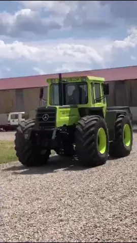 The Green Beast!💚😍 For more follow niklas_farm_life on Instagram! #landwirtschaft #landwirtschaftistleidenschaft #forst #forstwirtschaft  #mbtrac #mbtrac1100 #mbtrac800 #mbtrac900 #mbtrac1000 #mbtrac1500 #mbtrac1800intercooler #mbtracpower #unimog #unimogclubgaggenau #unimogmuseum #mercedes #mercedesbenz #daimler #unimoglife