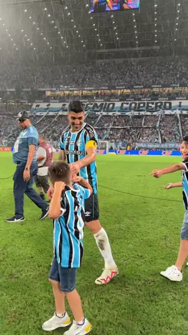 Quem mais aí já está com saudade dessa família? 🫶 #GraciasSuárez #Grêmio #TikTokSports #Suárez 