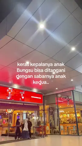 Tetapi anak bungsu tidak bisa memahami anak kedua🙃🌜