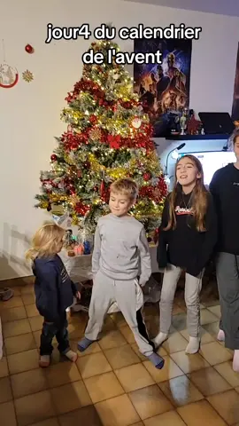 jour 4 du calendrier de l avent,  je crois que tachou était pas contente à la fin 🤣🤣