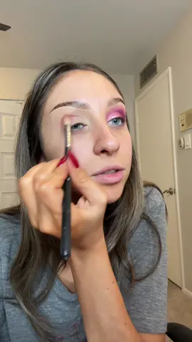 🥲 #BeautyTok #makeuptiktok #eyeshadowlook 