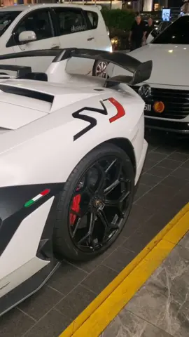 bianco svj 🤍 #fyp #bukitbintang #kualalumpur #tiktokmalaysia #lamborghini #aventador #svj #nightlife #carsoftiktok #carspotting 