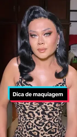 Falando sobre simetria na maquiagen 😘 #dragqueens #TikTokBeleza #minitutorials #dragmakeup #fy 