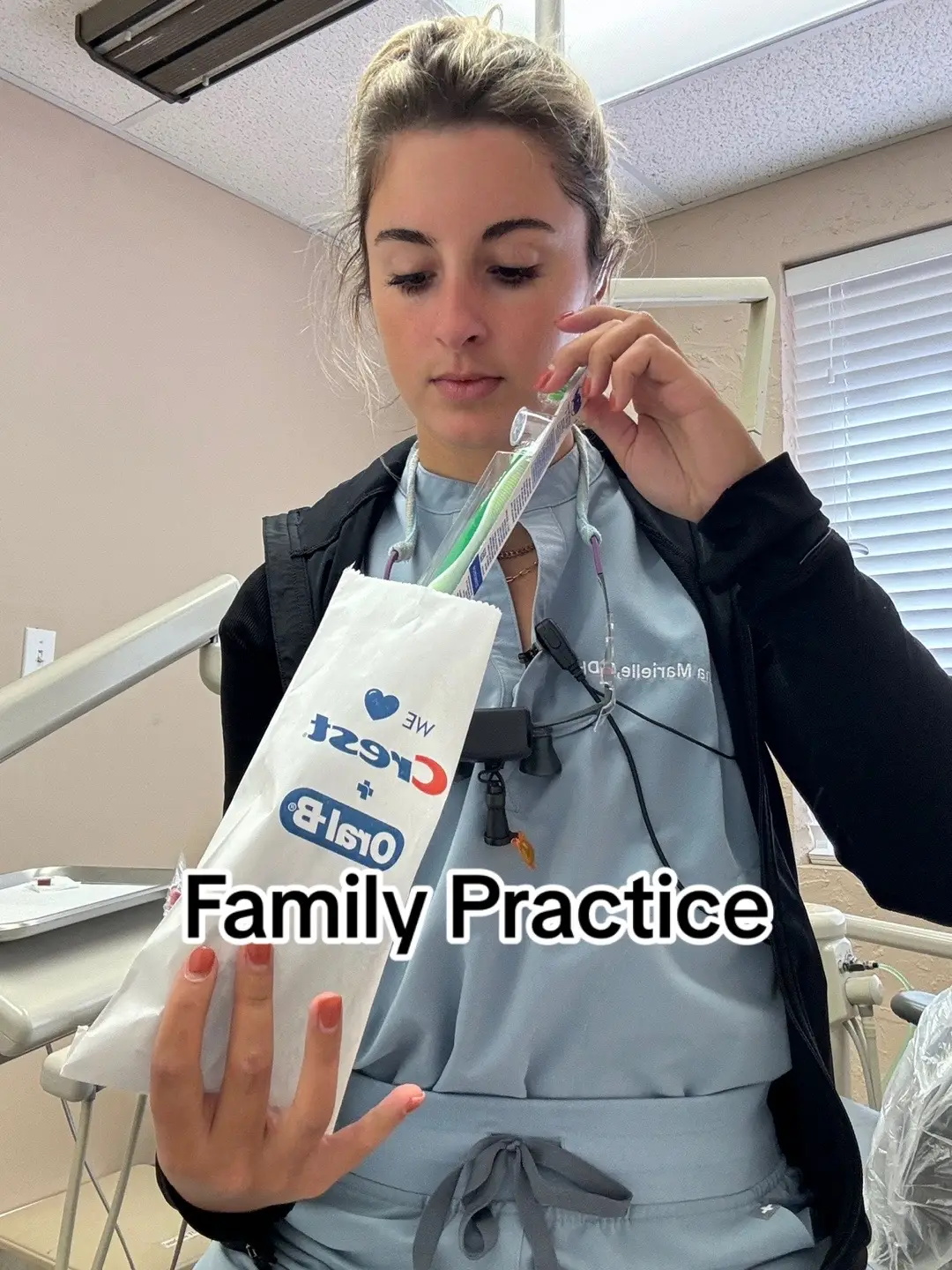 Pedo is a whole ‘notha beast! Blowing up gloves, prize machines, and sparkle toothpaste! 🦷 #dental #dentistry #dentalhygienist