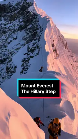 Climbing Mount Everest with an incredible view of the Hillary Step all the way to the summit! 🧗🏽‍♂️ It’s awesome when your above 8000 meters and uou witness a beautiful sunrise over the Himalaya.🌄 #everest #mteverest #himalaya #nepal #fy #climbing #mountaineer #alpine #mountains #snow #beautiful #earth #foryou 