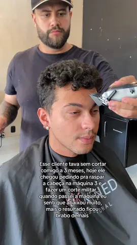 Ele nao pensou duas vezes e pediu ora raspar o cabelo e fazer um corte militar , eu achei o resultado brabo de verdade , deixe nos comentários o que vocês acharam #cabelocacheado #cabeloraspado #highfade #barbearia 