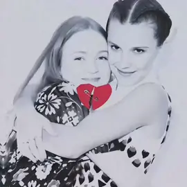 can they come home 😭😭😭😭 #sillie #sillieedit #sadiesink #sadiesinkedit #milliebobbybrown #milliebobbybrownedit #strangerthings #strangerthingsedit #cosmicsociety #aestheticedit #softedit #glitchedit #tumblr #celebrity #celebrityedit #trending #viral #fyp #omgpage #explorepage #relatable 