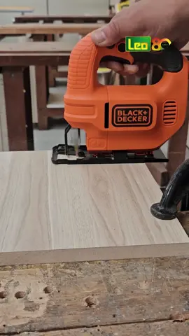 A queridinha dos hobistas… 🧡 Serra tico-tico Black+Decker KS501: beleza, praticidade e versatilidade. #leomadeiras #ferramentaseletricas #serraticotico #bricolagem #DIY #façavocemesmo #hobista