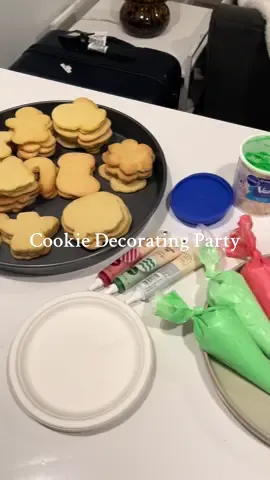 This is your sign to host a cookie decorating party with your friends! #fyp #christmas #holidays #foryoupage #christmasdecorating 