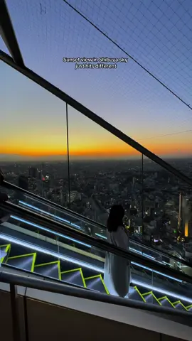 SHIBUYA SKY | Booked mine @3:30pm and witnessed the best skyline view of TOKYO. 🥹 #shibuyasky #shibuyaskyscramble🇯🇵 #shibuyascramblesquare #tokyo #solotraveljapan 