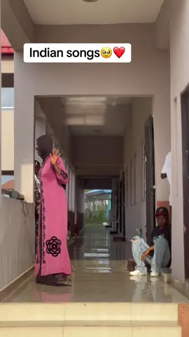 This Indian song leaves rent free in my head #simi_bling #viral #trending #dancer 