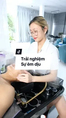 Hôm nay @Bảo phương🥸 sẽ làm cho anh nhé! với âm thanh mát lành và cảm giác thư giãn. Dành cho những ai muốn trải nghiệm sự êm dịu và bình yên. #goidauduongsinh #asmr #asmrsound #salonluxuryman #asmrskincare 