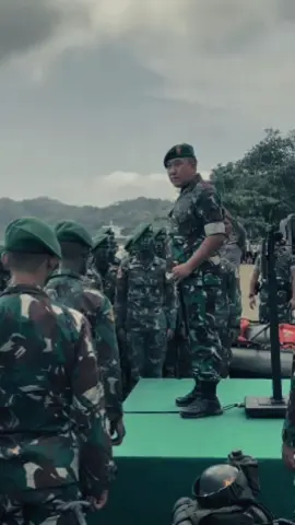 Gubernur AKMIL , Mayjen TNI R.Sidharta Wisnu Graha. S.E memberikan wejangan terhadap taruna Akademi Militer tk. IV , setelah tradisi pembaretan korps Infanteri ta.2023 #gubernurakmil #akmil2023 #jendralsidhartawisnugraha #akmil91 #tni #tniad #tniindonesia🇮🇩 #perwiratinggi #akademimiliter ##fypシ##fyp