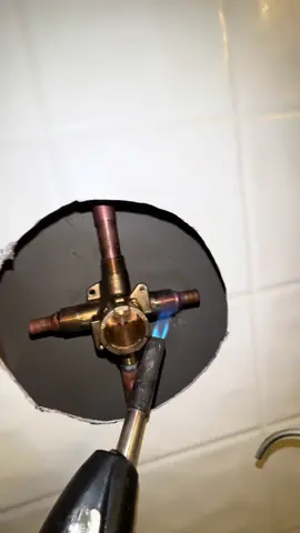Quick Shower Valve Replacement #plumbing #plumber #plumbinglife #plumberlife #plumbersoftiktok #shower #showertok #showers #showertiktok #showervalve #plumbingrepair #plumbingtok #DIY #fyp #foryou #serviceplumber #theconservativeplumber 