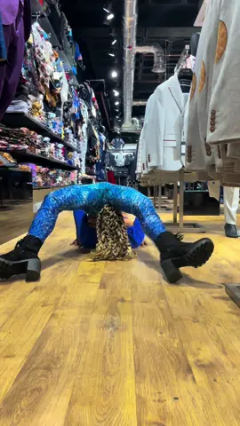 Backstage #fyyyyyyypppppppppppp #mostflexiblepersonintheworld #fypシ #dance 