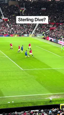 Did Raheem Sterling dive here? If he did then where is the yellow card for stimulation? Manchester United vs Chelsea 2-1. Match highlights #manchesterunited #mufc #football #fypシ #explore #foryoupage #Soccer #manunited #reaction #oldtrafford #pl #foryourpage #sterling 