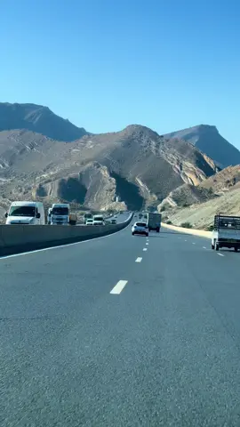 طريق شرق غرب.   #الطريق_السيار #capcut #capcutvelocity #fyp #foryou #foryoupage #keşfet #tiktok #tiktok #dance #meme #parati #viral #viralvideo #الشعب_الصيني_ماله_حل😂😂 @ຖi♠️ຖค  @☆♡ÇųBą ♤Ła♤FåmĮLLę♡☆  @Dj Oussama ✔️  @ayoub 