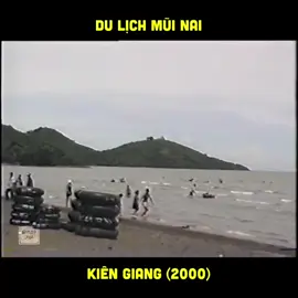 Hồi xưa các bạn 8x 9x mỗi lần đi Hà Tiên về hay được ba mẹ mua cho bộ đồ lưu niệm màu trắng làm quà lắm nè. #muinai #hatien #dulich 