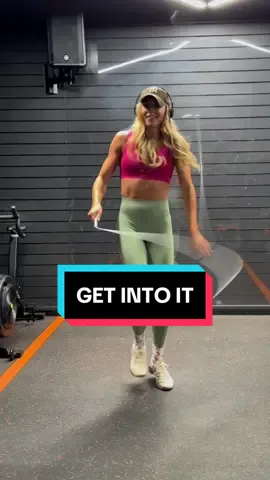 Love me some speedy releases and backwards 💃🏼 #jumprope #skipping #skills #Fitness #gym  