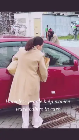 Homeless people help women leave babies in cars#soldierscominghome #cominghomesoldier #surprisefamily #surprisefamilyreaction #cominghomesurprise #usaarmy #surprisesurprise #militaryusa 