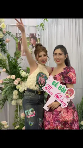 Bé bội theo chổng 🤭😛#xuhuongtiktok2023 #giaitritiktok #HoaVõU50 