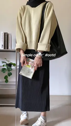 —— ╰(*´︶`*)╯Simple outfit of the day ‘💌🧸 yapssss Totebag dari @tgifproject ‘ modelnya simpel tapi cakep 、 tuh gimana  (๑>◡<๑) 