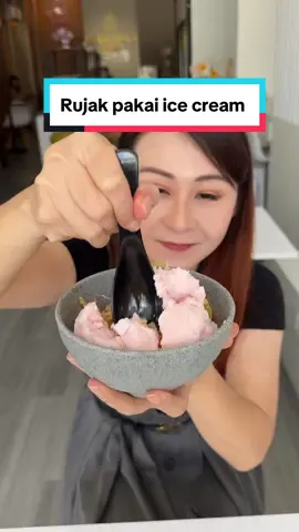Rujak pakai ice cream … lucu juga , cuma di Asinan Queen Pusat rujak dan asinan di Kelapa Gading  #sibungbung #mukbang #kulinerviral @Asinanqueen 