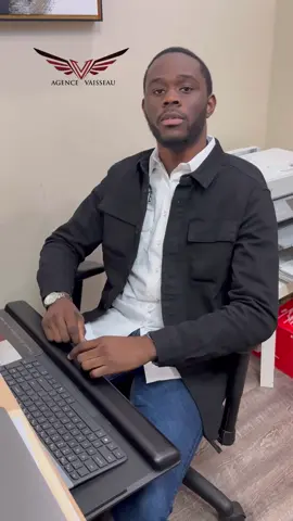 PORTRAIT D'UN EMPLOYÉ ! 📸 Daniel, agent administratif depuis 1 an. « Je m'occupe des suivis des candidatures et de la facturation. Ce que j'aime de travailler à l'Agence Vaisseau est l'harmonie. »  #agencedeplacement #santé #facturation #administration  __ PORTRAIT OF AN EMPLOYE! 📸 Daniel, administrative agent for 1 year. '' I take care of the follow-up of applications and invoicing. What I like about working at Agence Vaisseau is the harmony. '' #placementagency #health #billing #administration 