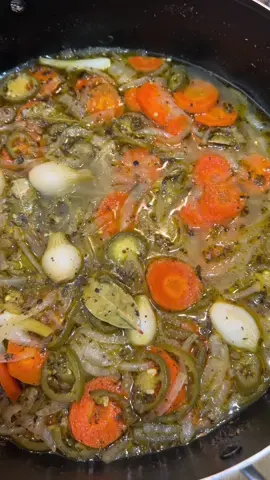 Chiles en Vinagre 🌶️🥕 #fypシ #fypシ゚viral #paratitiktok #videoviral #recetastiktok #comidamexicana🇲🇽 #fyppppppppppppppppppppppp #fypp #parati #recetascaseras #dinnerwithme #comidatiktok #recetascaseras #ideas #recetas #recetasmexicanas #recetaslatinas #recetasmexicanas #chiles #chilesenvinagre #chilesenvinagrecaseros 