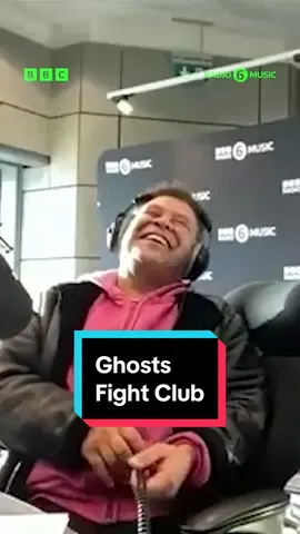 Ghosts Pat Butcher and Thomas Angus Thorne battle it out on 6 Music’s Fight Club 🥊 But who do you think won? Catch the whole conversation with the amazing Jim Howick and Matthew Baynton in the studio with Craig on @BBC Sounds  #comedy #ghosts #matthewbaynton #jimhowick #fyp 