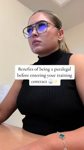 Benefits of being a paralegal before starting your training contract! ⚖️📖✨ #fyp #foryoupage #lawyer #law #traineelawyer #traineesolicitor #trainingcontract #paralegal #lawyersoftiktok #lawfirm 