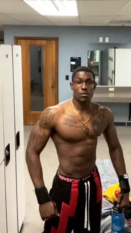 Awkward 🦙 (can’t make up this stuff up) - Me posing (tryin) and the homie just trying to grab his stuff 😭 the bro was my mad cool🙏🏾 - #military #singledadlife #militarybase #posing #reallife #GymLife #GymTok 