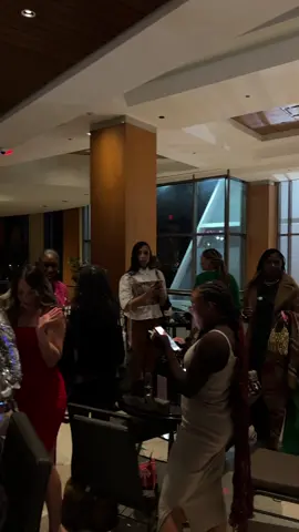 Come with me to the Creators Connect happy hour at the @National Harbor last night, hosted by @Your fashion bestie & @Your Travel Bestie thank you for bringing us together! ♥️ #creatorsconnect #dmvblogger #dmvcreators #nationalharbor 